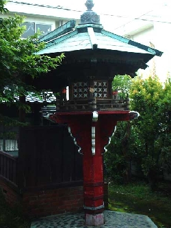 世間遺産　六角地蔵堂