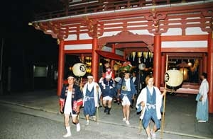 尾張津島天王祭　稚児打廻し