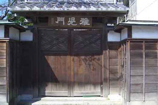 世間遺産　稚児門