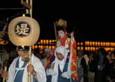 神社で稚児打ち廻し