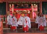鳥呼神事巫舞