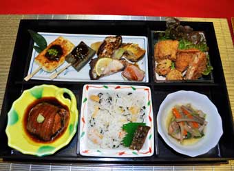 和洋食　三すじ